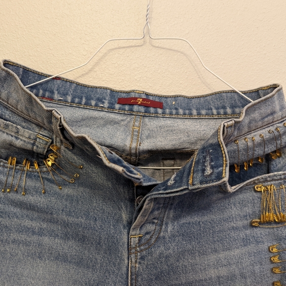 Jeans - Picture 2 of 3